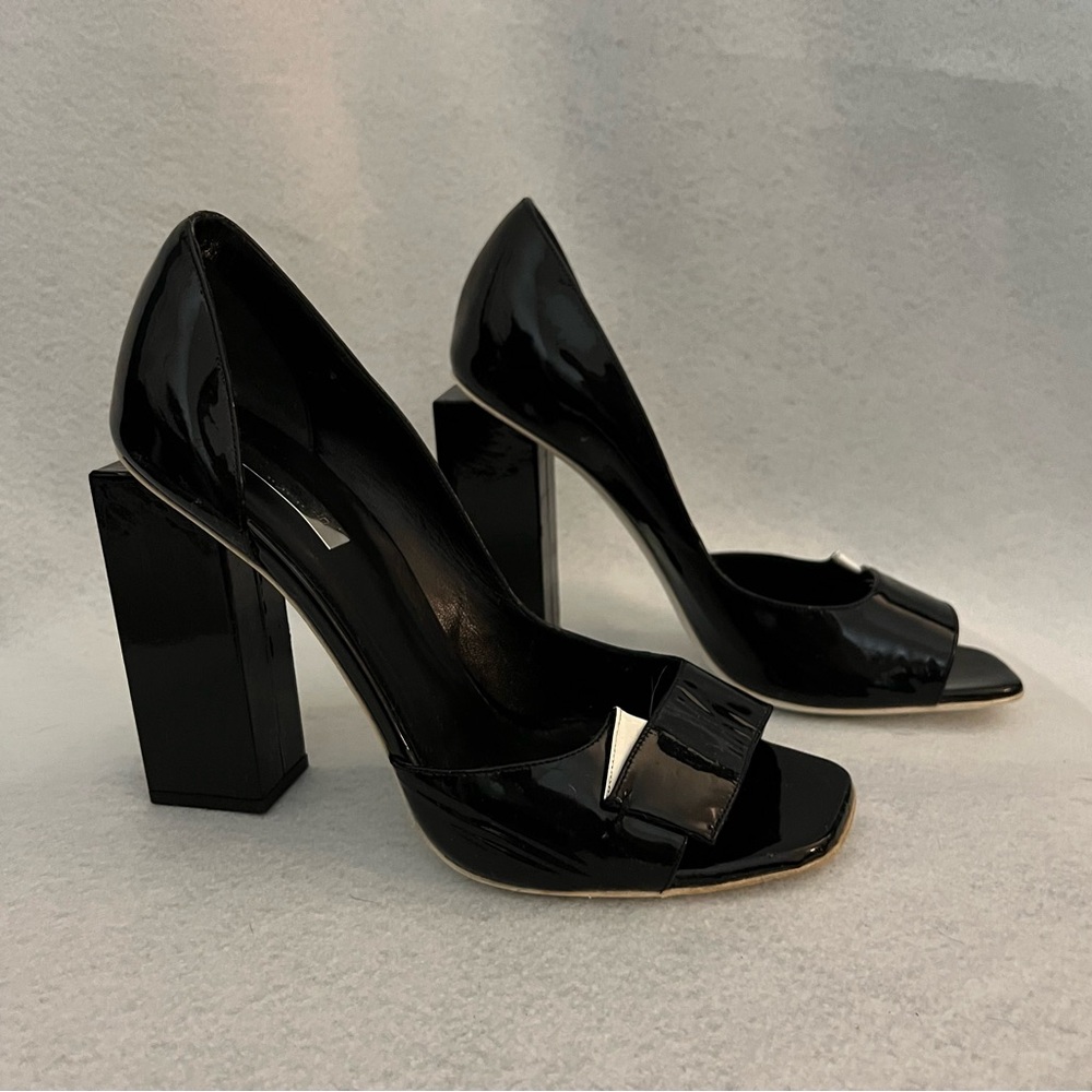 CALVIN KLEIN COLLECTION Heels size 8 US